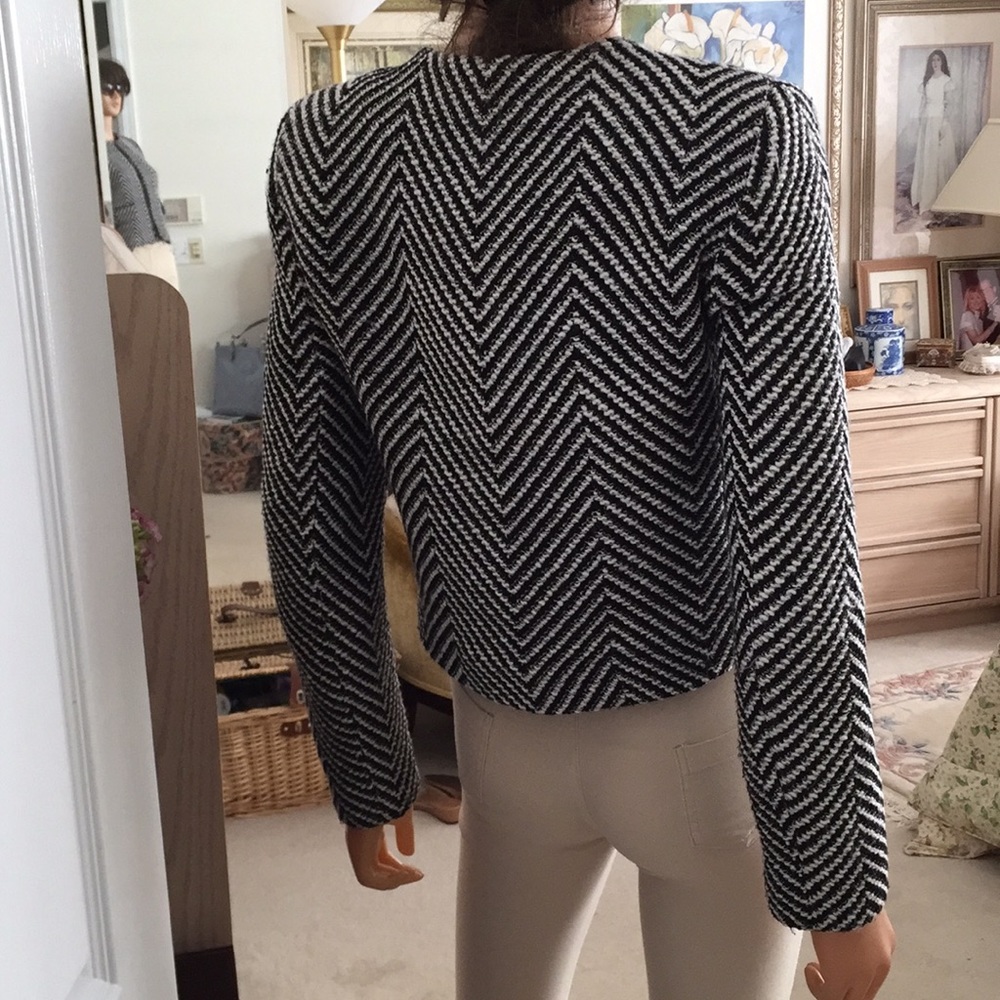 MNG Mango Structured Houndstooth Black and White Textured Cropped Blazer - Picture 6 of 10